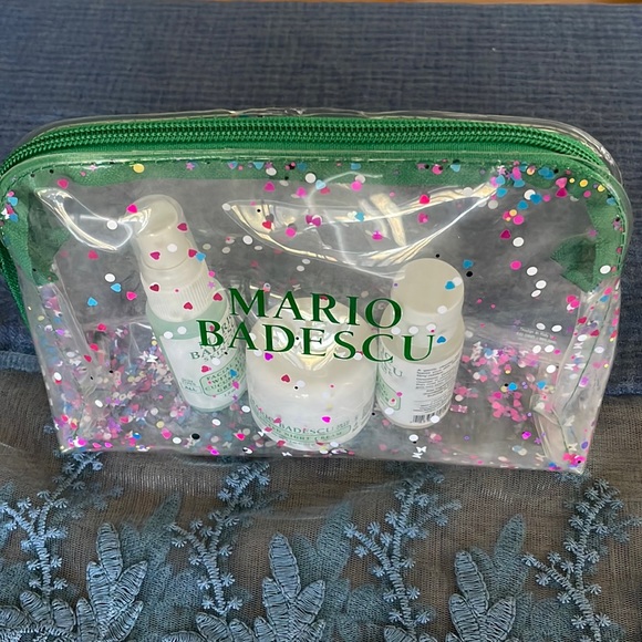 Mario Badescu Refreshing Facial Care Kit - Picture 2 of 3